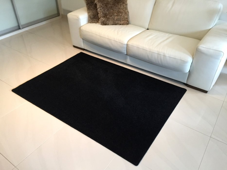 Kusový černý koberec Eton č.1