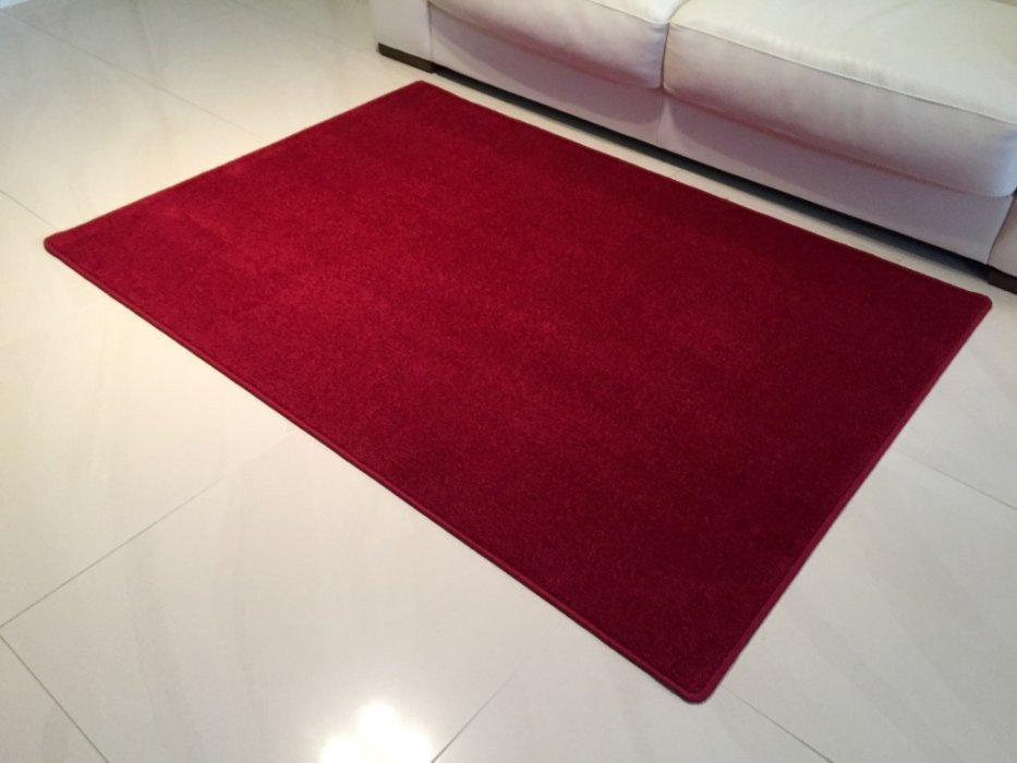 Kusový vínově červený koberec Eton č.3