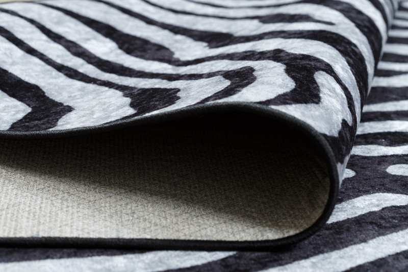 Kusový koberec Miro 51331.803 Zebra black / white č.7