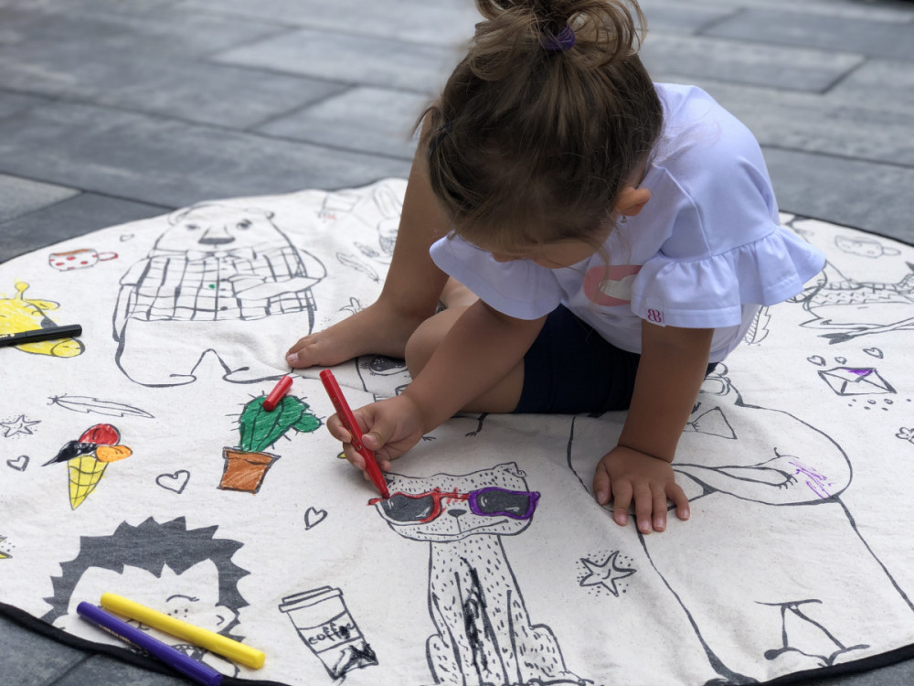 TRHÁK: KOBEREC - OMALOVÁNKY - Happy Friends č.4