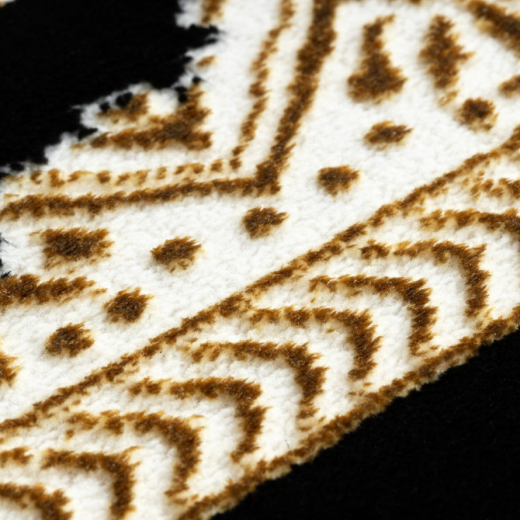 Kusový koberec Allure 1965 black/gold č.3