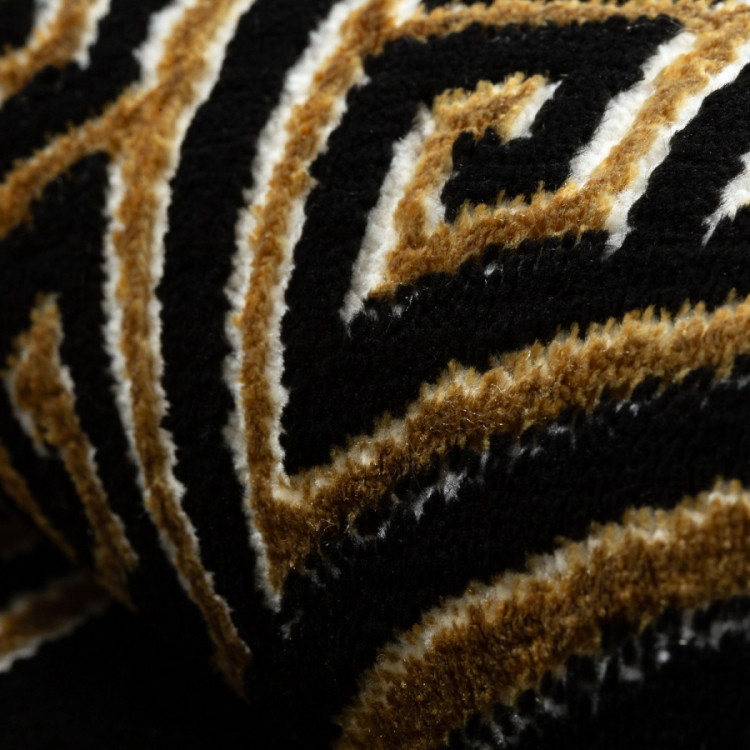 Kusový koberec Allure 1968 black/gold kruh č.9