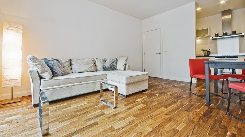 Laminátové podlahy lákají širokým výběrem designů i příznivou cenou